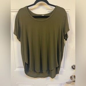 Old Navy Basic Short Sleeve Top Shirt in Olive